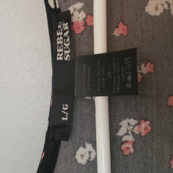 Dress - Picture 2 of 4